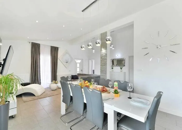 Bianca Comfortable * 스베티필립아이자코브